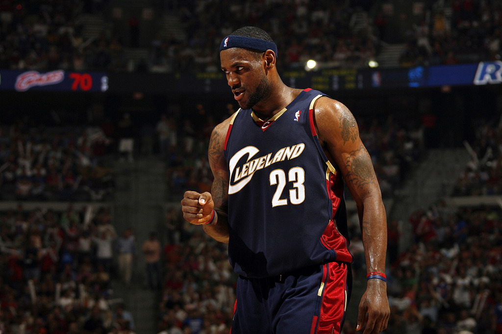 名记：联盟内部人士普遍认为 骑士是詹姆斯下赛季最有可能的去处